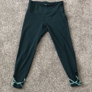 Leggings with lattice trim